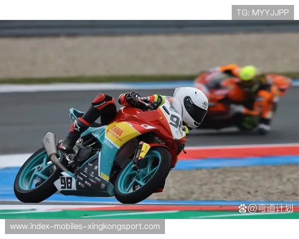 中国赛车少年夺国际冠军!刷新历史 中国赛车少年夺国际冠军!刷新历史