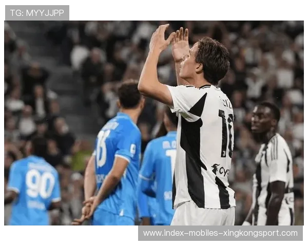 尤文前锋单刀冷静命中比赛制胜球：夜幕下的坚韧与胜利的训练哲学