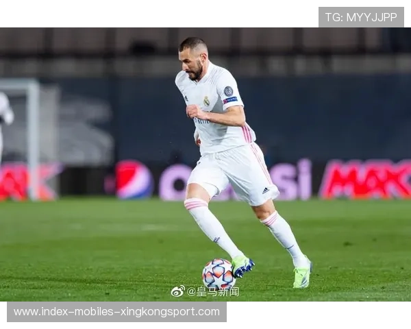 皇马本泽马背身传回助攻队友近距离推射建功：从瞬间到传承的力量