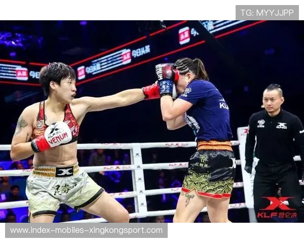 汪柯菡连环组合拳收割胜利，爆发力惊呆拳迷