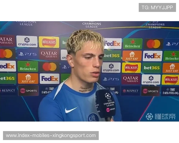 加纳乔跑位选择极为果断